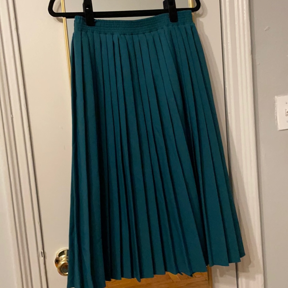 Hunter green pleated midi skirt vintage